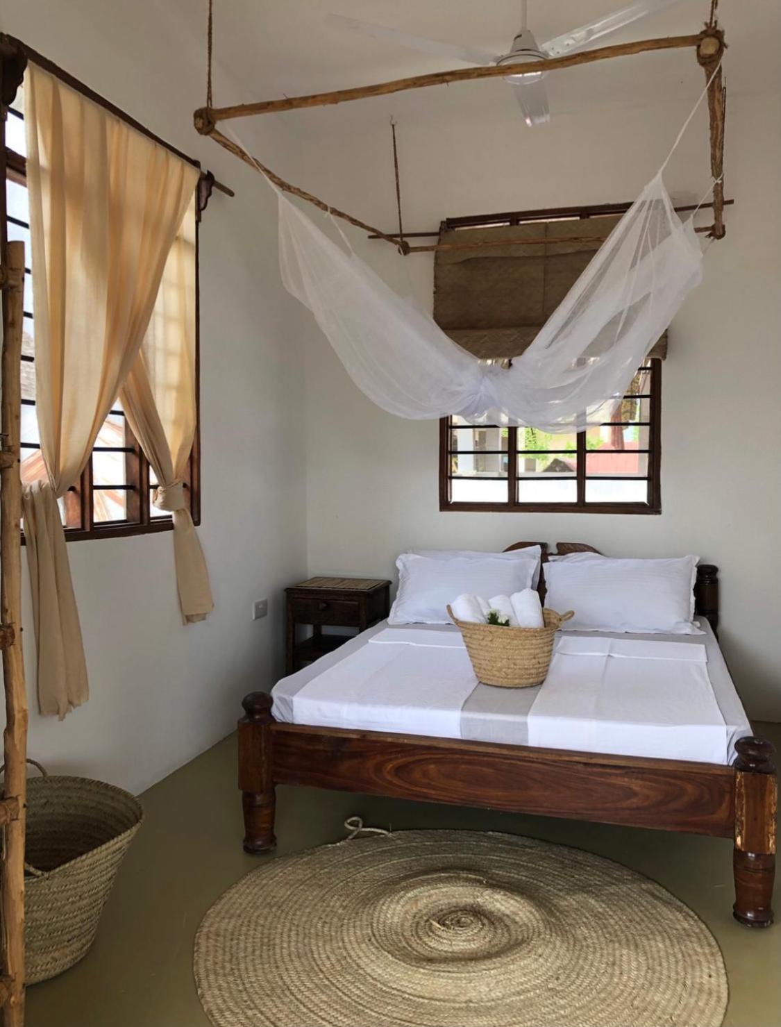 Mlango Paje House II Bed & Breakfast Екстериор снимка
