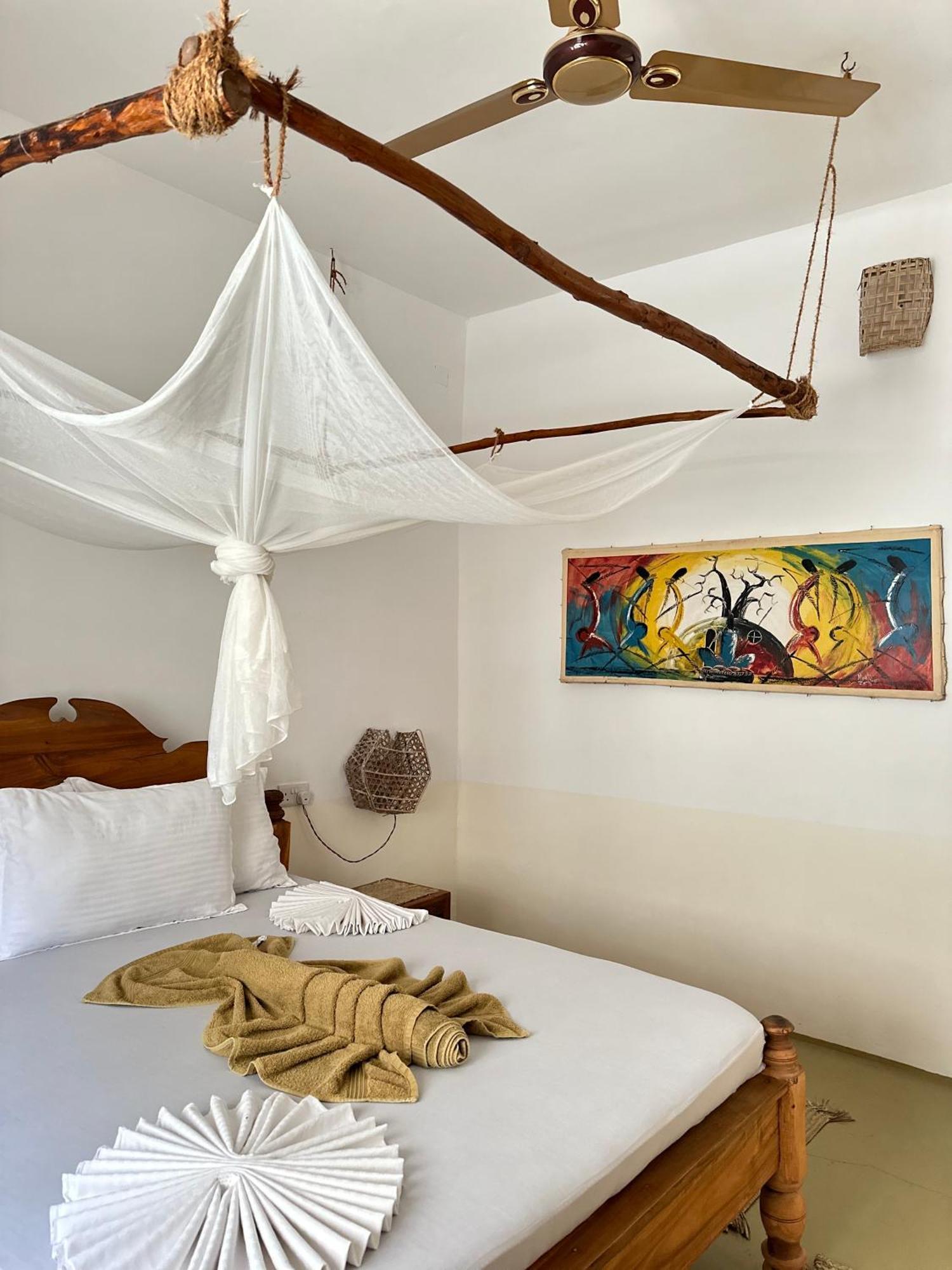Mlango Paje House II Bed & Breakfast Екстериор снимка