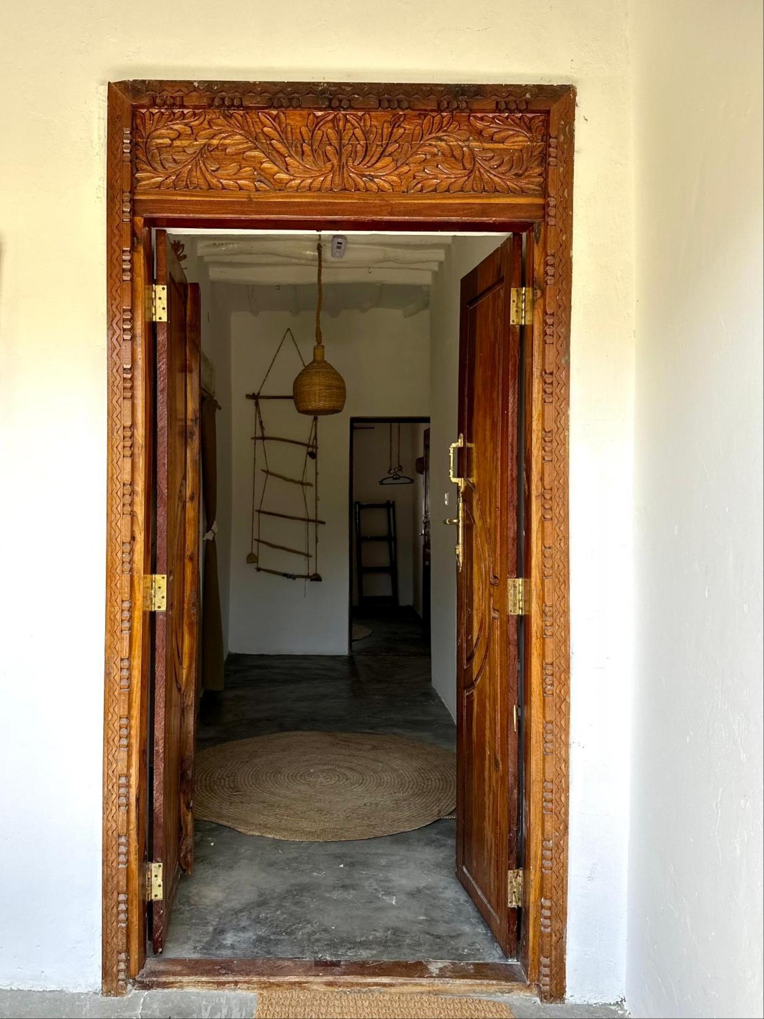 Mlango Paje House II Bed & Breakfast Екстериор снимка
